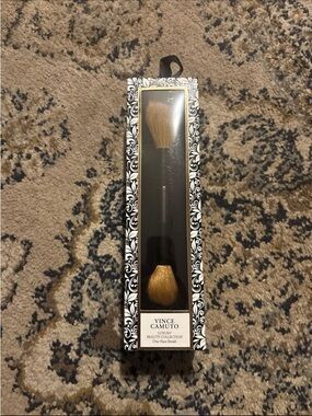 Vince Camuto Black Handle Dual-Ended Face Brush with Tan Bristles